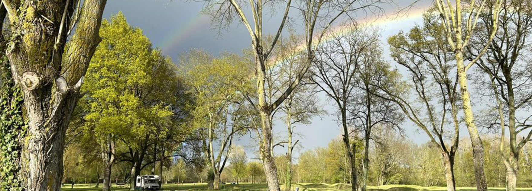 Les emplacements du camping de la Grande Pâture en Pays de la Loire, vous offrent un cadre idéal pour profiter pleinement de votre séjour